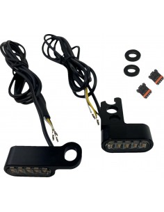 Indicatori di direzione luminosi montati sullo specchio